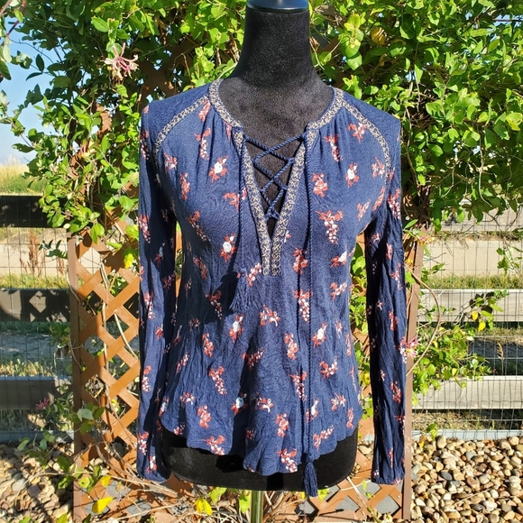 Lucky Brand Tops - Lucky Brand Floral Blue Lace Up Tassle Tie Long Sleeve Top Women's Size XS EUC